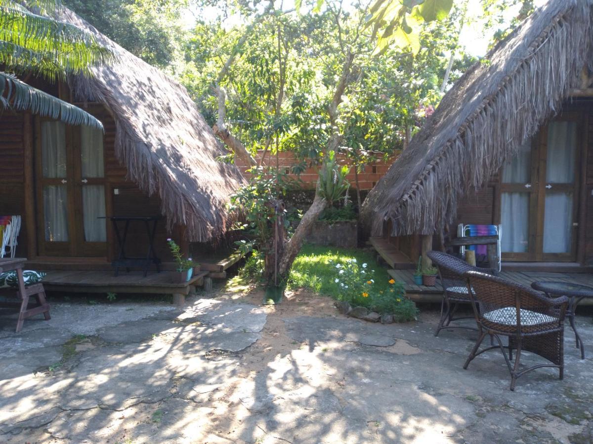 Chales Do Pedro Hospedagem E Restaurante Praia de Aracatiba Exterior photo